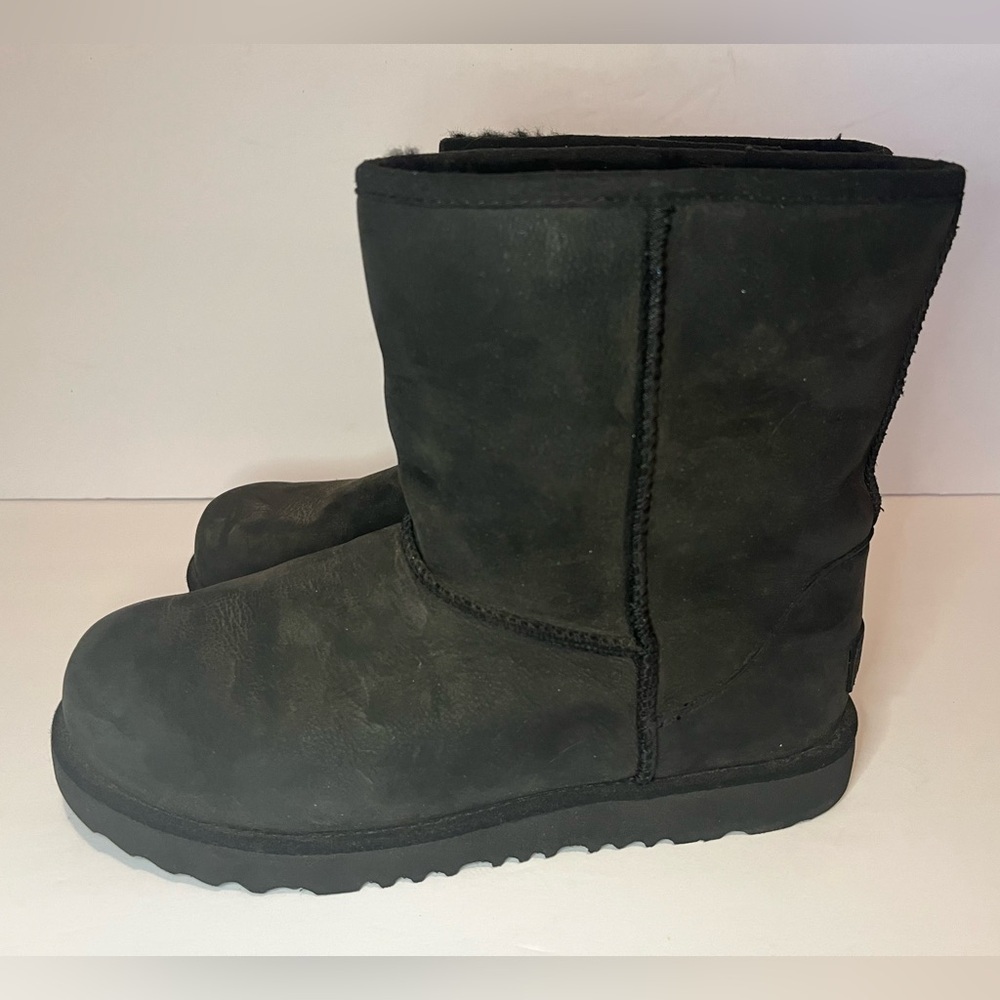 UGG Women's Classic Short II Boot, Black - Picture 8 of 16